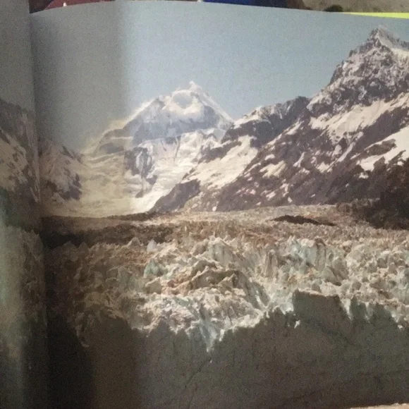 Coffee Table book of photography by Evelyn Lauder, Daughter of Estée Lauder. - Picture 3 of 7